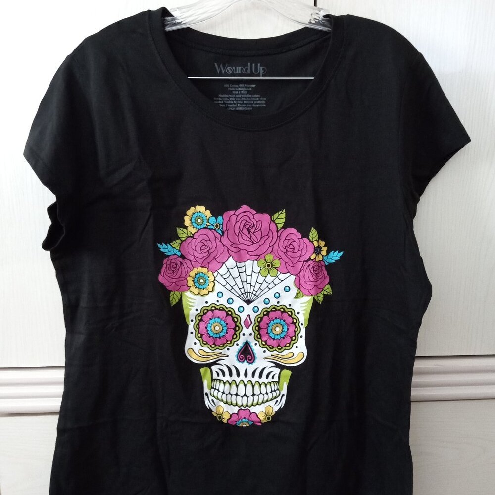 Wound Up Women's Floral Sugar Skull Cap Sleeve T-Shirt Black SIZE 3XL/3XG (21)